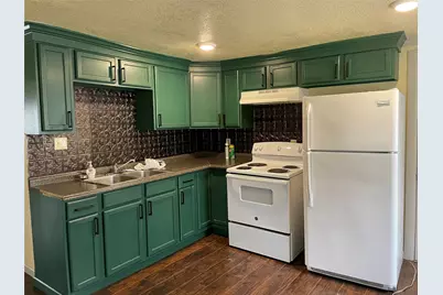 609 N Avenue D, Freeport, TX 77541 - Photo 4