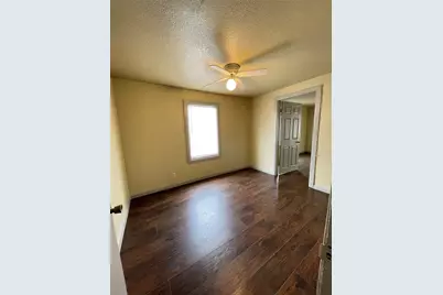 609 N Avenue D, Freeport, TX 77541 - Photo 8