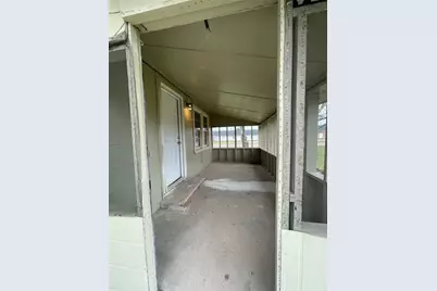 609 N Avenue D, Freeport, TX 77541 - Photo 10