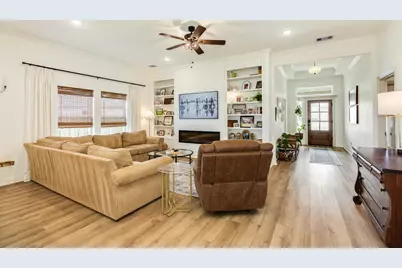 321 Yorktown Avenue, Clute, TX 77531 - Photo 12