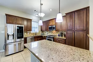411 W 14th Street W, Houston, TX 77008 - Photo 6