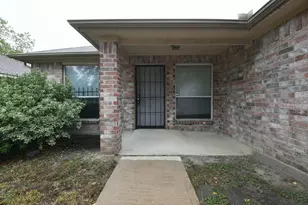 8611 Texas Acorn Ave, Houston, TX 77078 - Photo 2