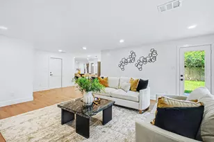 5443 Redstart St, Houston, TX 77096 - Photo 8