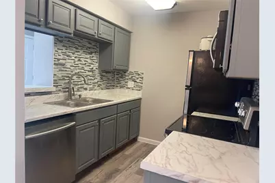 1516 Bay Area Boulevard #F6, Houston, TX 77058 - Photo 4