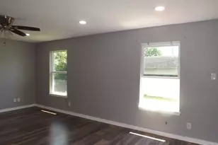 7619 Ilex St, Houston, TX 77012 - Photo 8