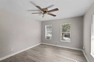 3116 Avenue L, Galveston, TX 77550 - Photo 4