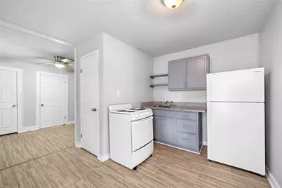 3116 Avenue L #8, Galveston, TX 77550 - Photo 1