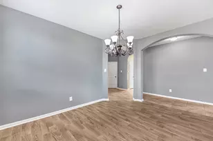 204 Echo Brook Ln, Dickinson, TX 77539 - Photo 8