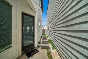 9010 Wellspring Dr, Houston, TX 77080 - Photo 2