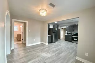 628 King St, Houston, TX 77022 - Photo 8