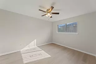 9614 Langdon Ln, Houston, TX 77036 - Photo 26