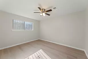 9614 Langdon Ln, Houston, TX 77036 - Photo 22