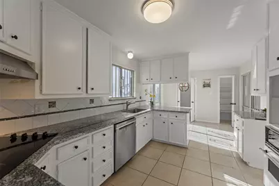 9614 Langdon Lane, Houston, TX 77036 - Photo 10