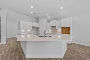 3208 Bushy Hawthorne Dr, Conroe, TX 77301 - Photo 2