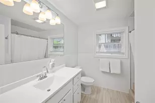 4002 Drummond St, Houston, TX 77025 - Photo 18