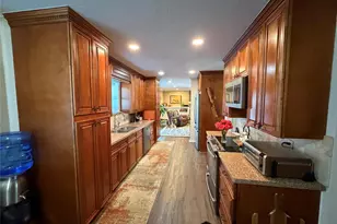 1110 Harbor View Dr, Galveston, TX 77550 - Photo 6