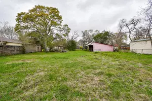 301 Fannin St, Richmond, TX 77469 - Photo 12