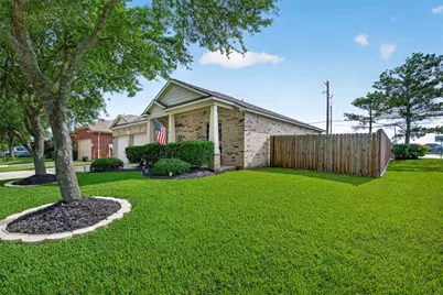 3209 Lone Trail Drive S, Texas City, TX 77591 - Photo 2