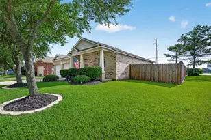 3209 Lone Trail Dr S, Texas City, TX 77591 - Photo 2