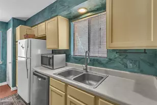 6810 Deatonhill Dr, Austin, TX 78745 - Photo 8