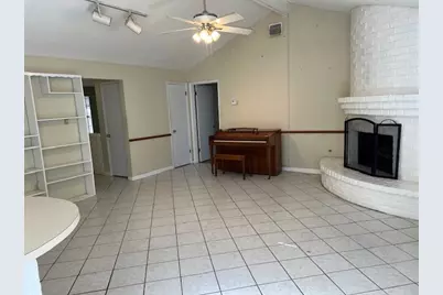 9115 Willow Meadow Drive, Houston, TX 77031 - Photo 6