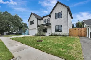 1946 Pech Rd, Houston, TX 77055 - Photo 2