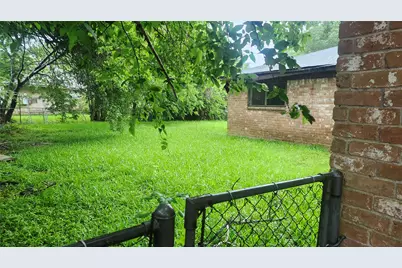 509 Debbie Lane, Alvin, TX 77511 - Photo 8