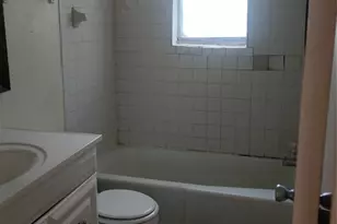 509 Debbie Ln, Alvin, TX 77511 - Photo 6