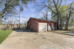 1106 5th St, Hempstead, TX 77445 - Photo 38