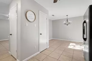 81 S Wavy Oak Cir, The Woodlands, TX 77381 - Photo 10