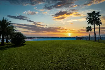 6319 Avenue L, Galveston, TX 77551 - Photo 8