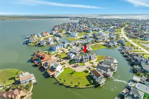 539 Sunset Cir, Tiki Island, TX 77554 - Photo 6