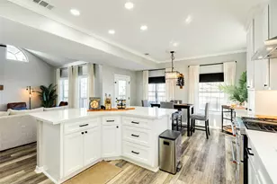 539 Sunset Cir, Tiki Island, TX 77554 - Photo 14