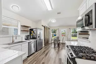 38315 E Sulphur Creek Dr, Magnolia, TX 77355 - Photo 8
