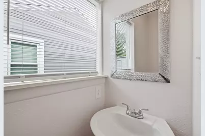 225 19th Avenue N, Texas City, TX 77590 - Photo 14