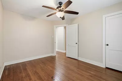 225 19th Avenue N, Texas City, TX 77590 - Photo 8