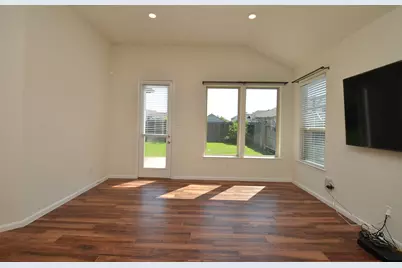 6610 Lindale Springs Lane, Katy, TX 77449 - Photo 10