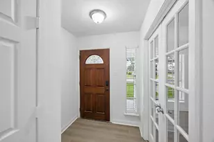 402 Forest Hills Dr, League City, TX 77573 - Photo 4