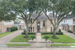 11926 Carriage Hill Dr, Houston, TX 77077 - Photo 2