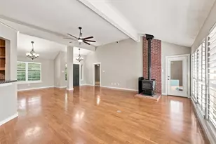 457 Shady Creek Dr, Bryan, TX 77808 - Photo 6