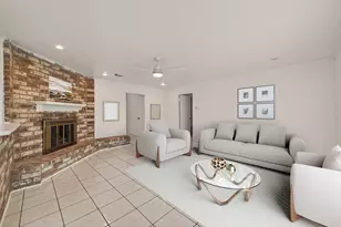 9422 Kristin Dr, Houston, TX 77031 - Photo 2