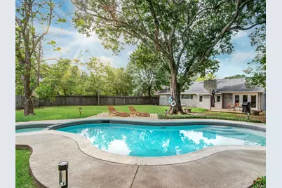 5902 Hummingbird Street, Houston, TX 77096 - Photo 2