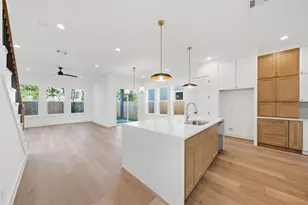 2036 Thonig Rd, Houston, TX 77055 - Photo 8