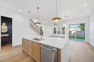 2036 Thonig Rd, Houston, TX 77055 - Photo 10