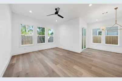 2036 Thonig Road, Houston, TX 77055 - Photo 18