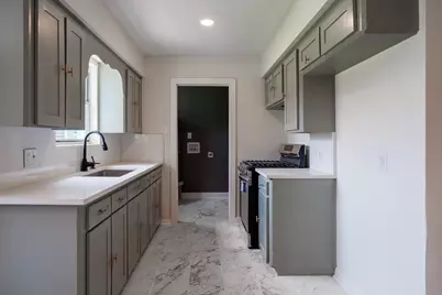 5618 Southbrook Street, Houston, TX 77033 - Photo 6