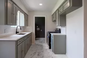 5618 Southbrook St, Houston, TX 77033 - Photo 6