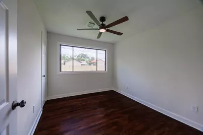 5618 Southbrook Street, Houston, TX 77033 - Photo 22