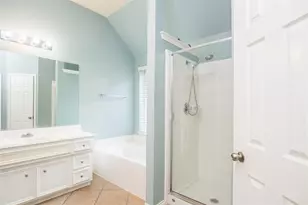 8847 Distant Woods Dr, Houston, TX 77095 - Photo 22