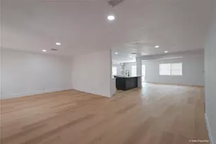 7942 Hammerly Blvd, Houston, TX 77055 - Photo 8